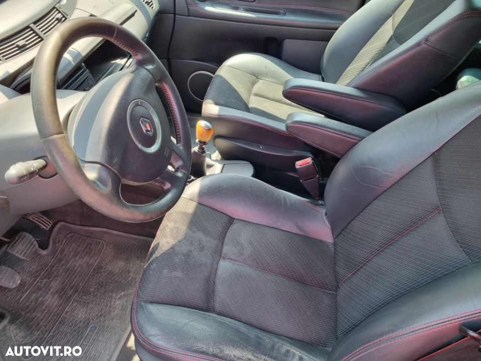 Renault Grand Espace 2.0 dCi FAP Dynamique - 11