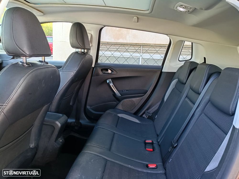 Peugeot 2008 1.6 e-HDi Allure - 7