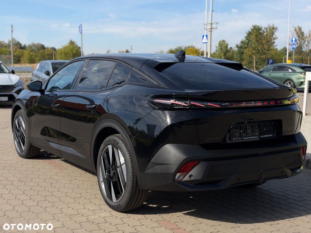 Peugeot 408 - 8