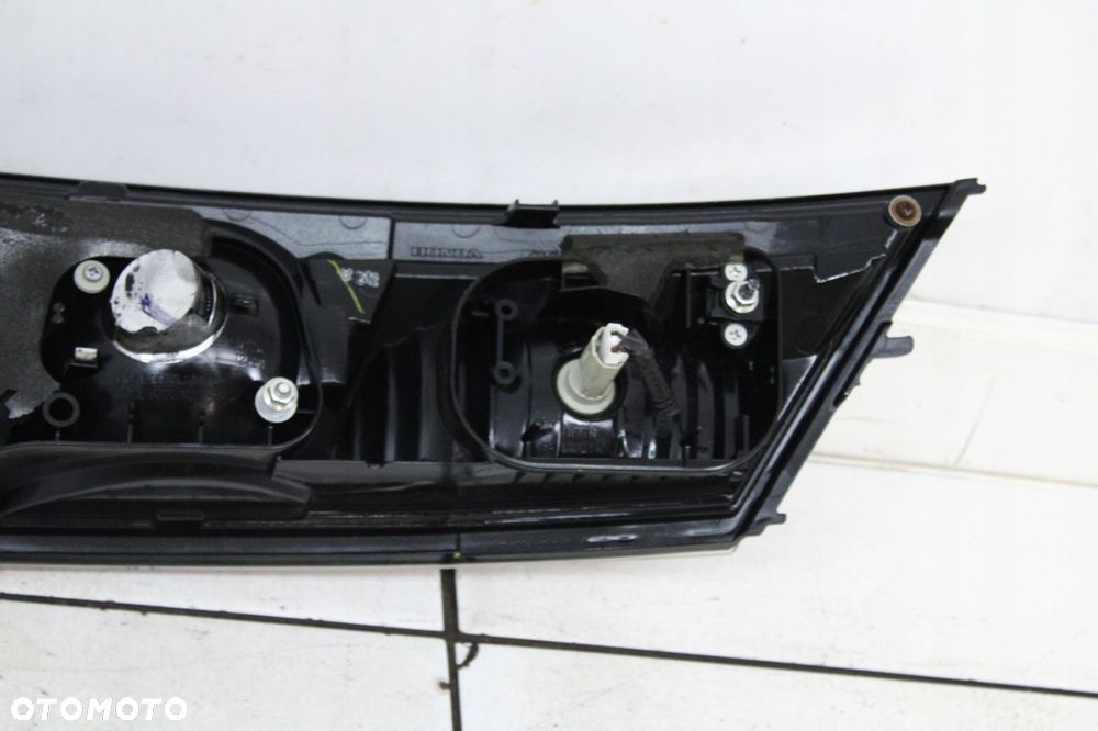 HONDA CIVIC VIII 06R- BLENDA LAMPA LISTWA KLAPY BAGAŻNIKA TYŁ TYLNA - 9