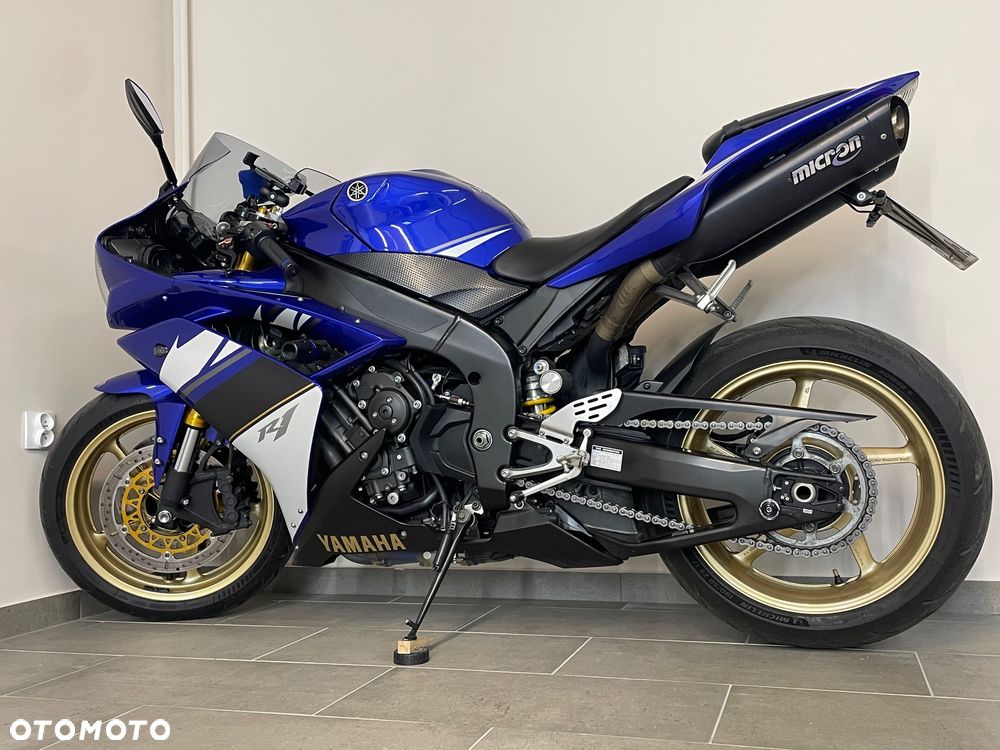 Yamaha R1 - 20