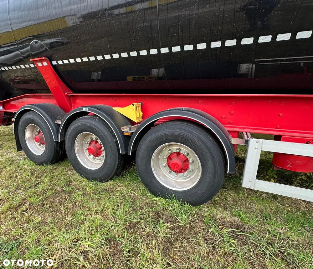 Feldbinder 334C 15 A-1-1-40 / 2022 / 66 m3 / 20 sztuk - 10