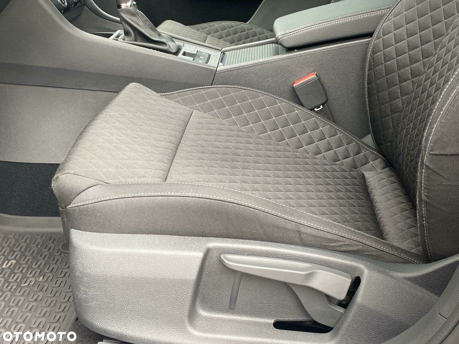 Skoda Superb 2.0 TDI SCR Ambition DSG - 22