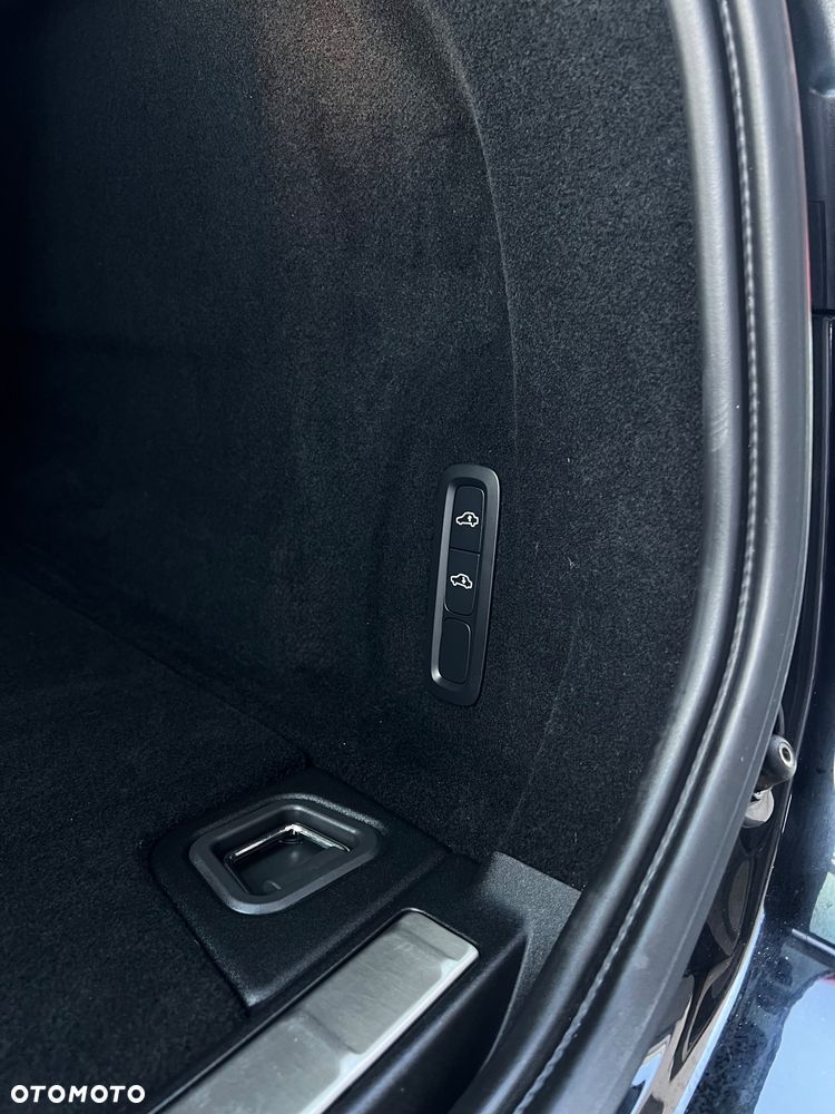 Volvo XC 60 B5 B AWD Inscription - 12