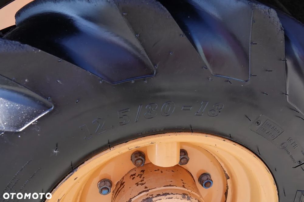 Case 580 ST / KOPARKO-ŁADOWARKA /KOMPLET ŁYŻEK / SPROWADZONA - 23