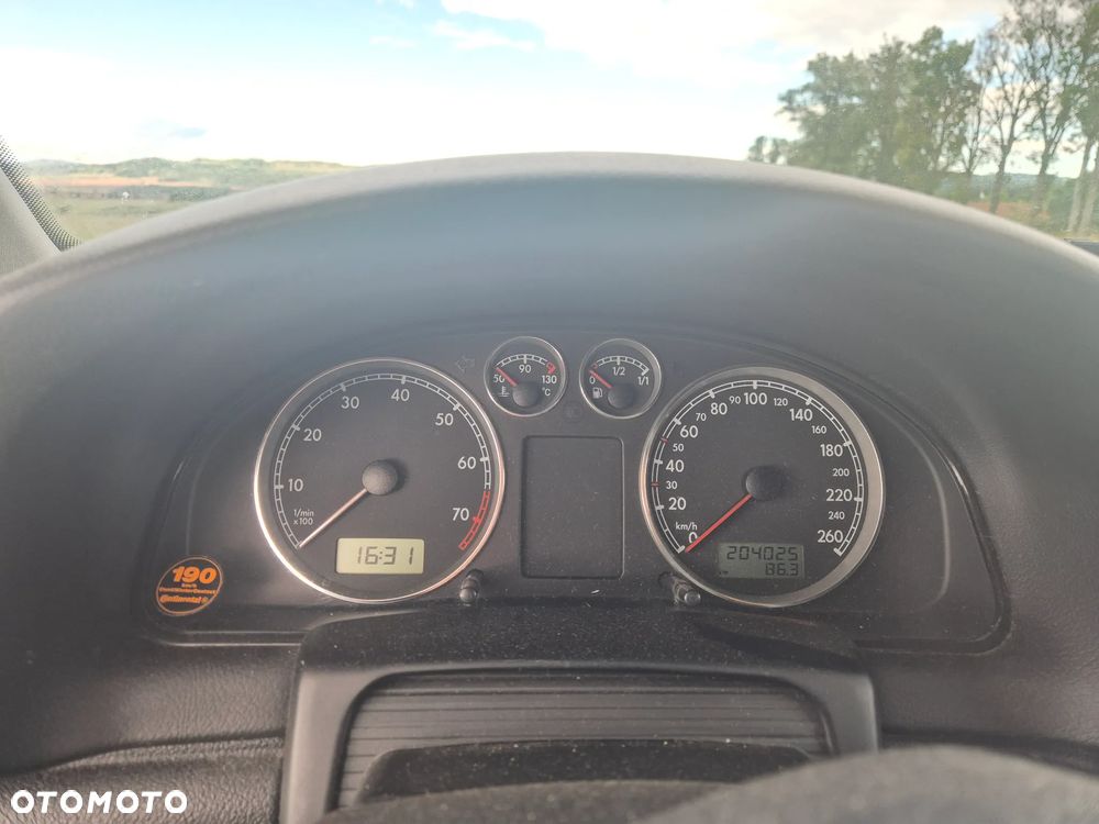 Volkswagen Passat 1.6 Exclusive - 14