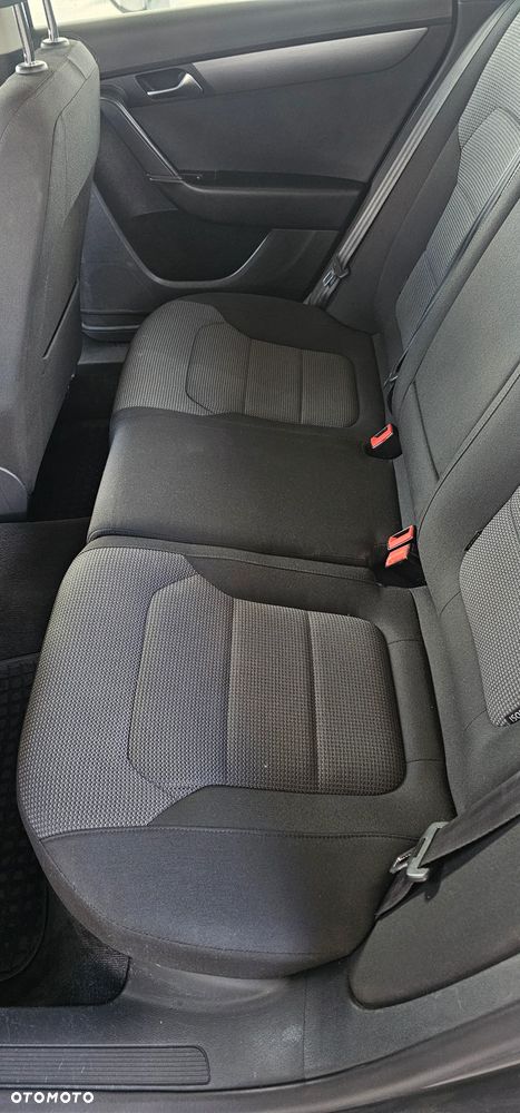 Volkswagen Passat 1.6 TDI BlueMotion - 11