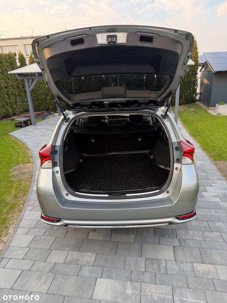 Toyota Auris Hybrid 135 Prestige - 11