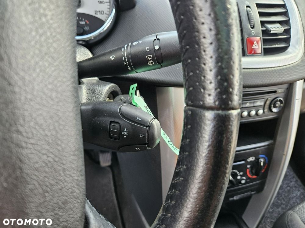 Peugeot 207 - 14