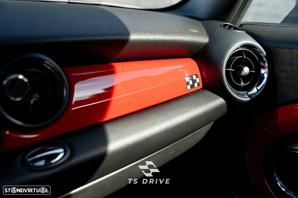 MINI 3 Portas John Cooper Works - 15