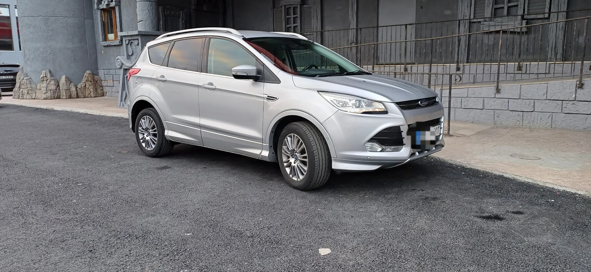 Ford Kuga 2.0 TDCi 2WD Trend - 4