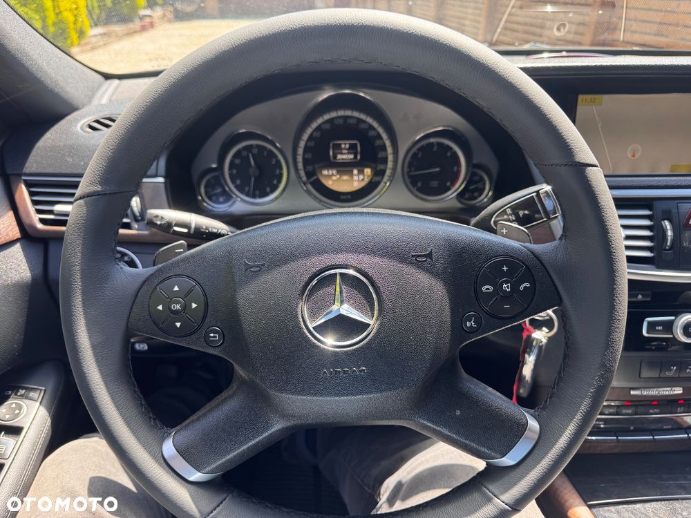 Mercedes-Benz Klasa E 250 CDI DPF BlueEFFICIENCY Automatik Avantgarde - 22