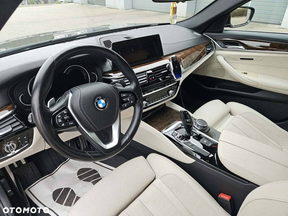 BMW Seria 5 530d xDrive Sport - 6
