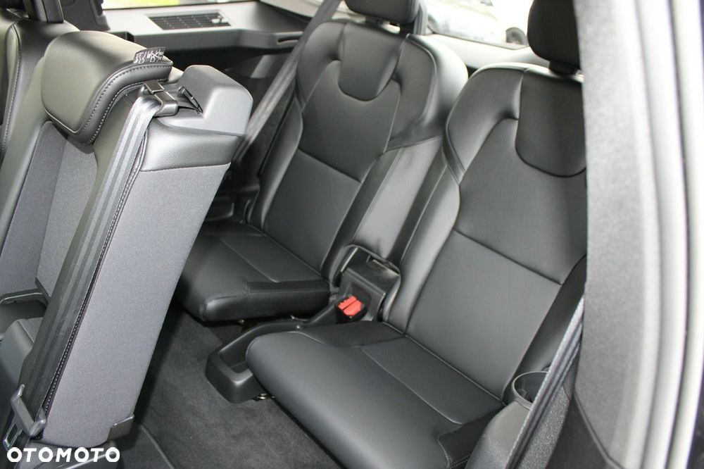 Volvo XC 90 B5 B AWD Core 7os - 27