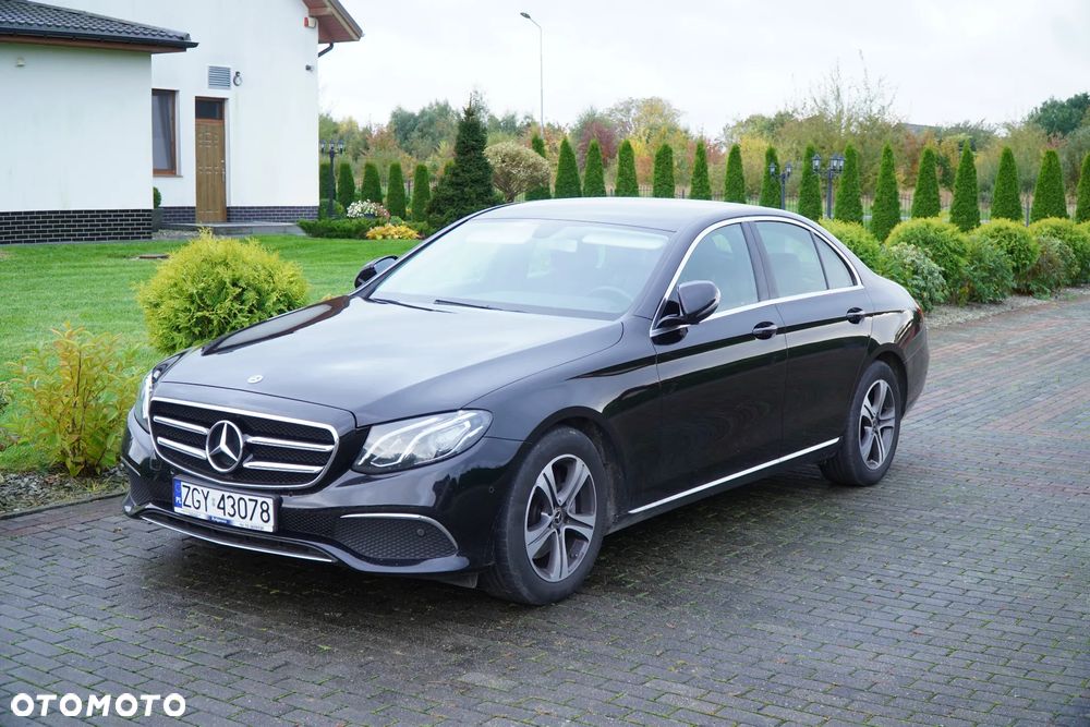 Mercedes-Benz Klasa E 220 d 4-Matic Business Edition 9G-TRONIC - 2