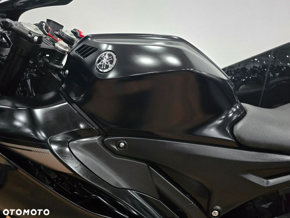 Yamaha YZF - 24