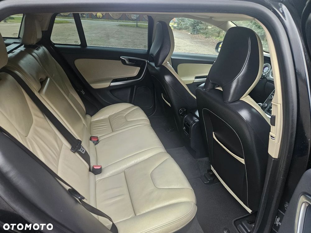 Volvo V60 DRIVe Summum - 35