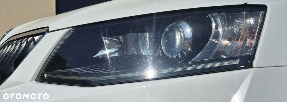 Skoda Octavia 2.0 TDI RS DSG - 23