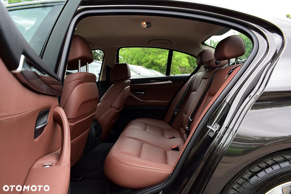 BMW Seria 5 535i xDrive Luxury Line - 6