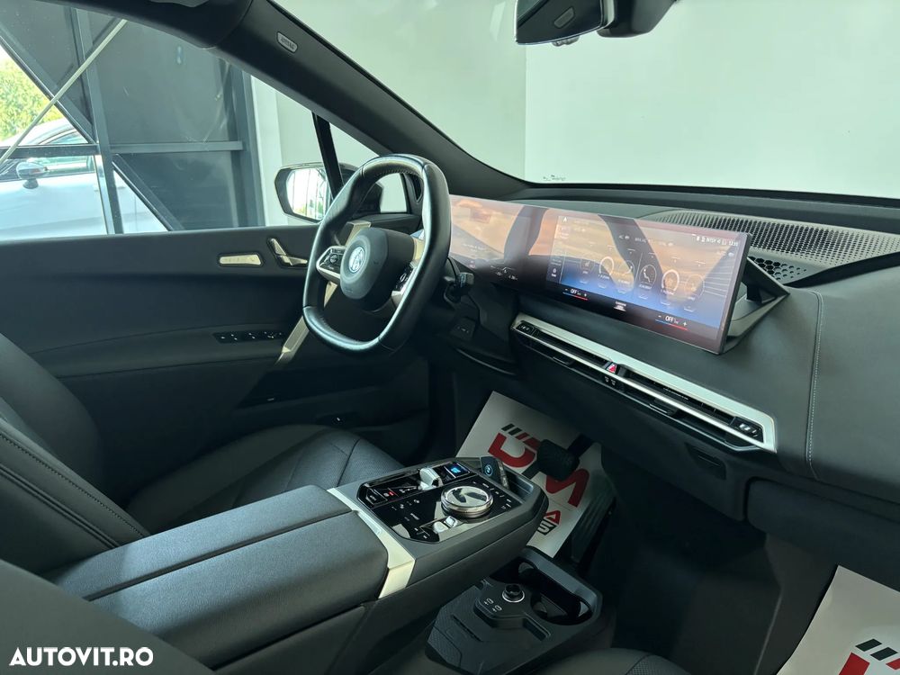 BMW iX - 7