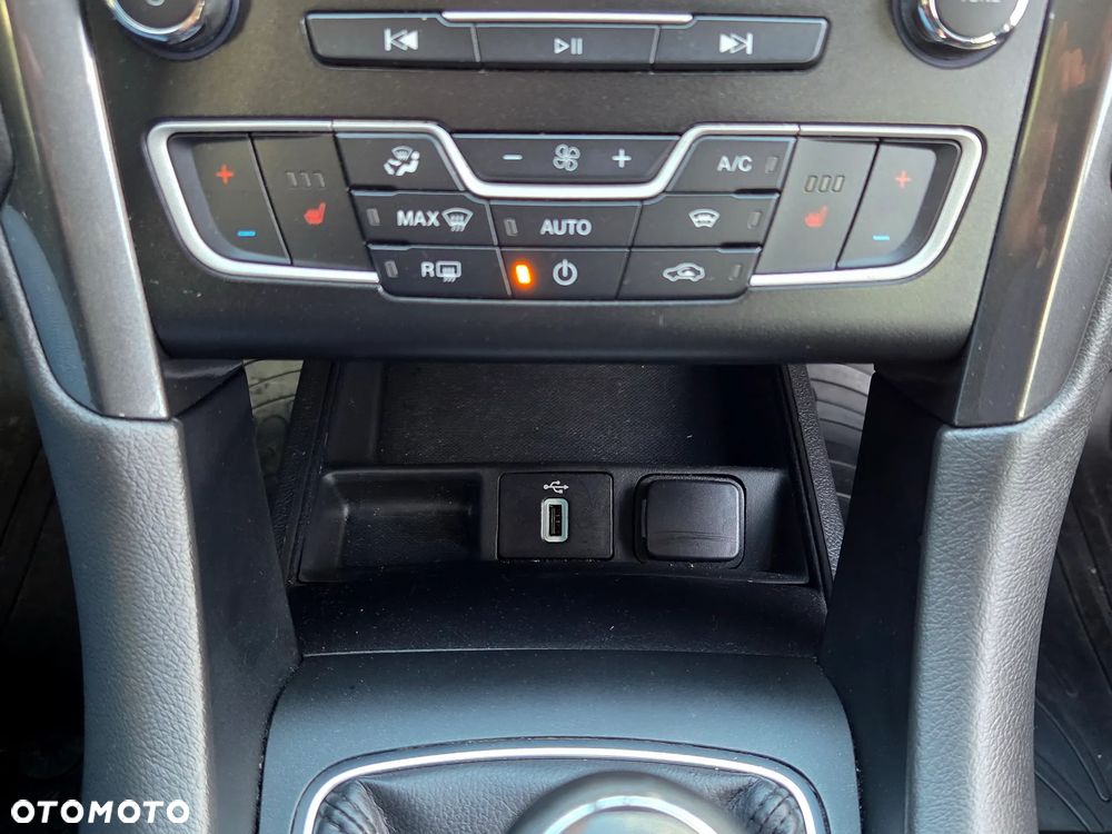Ford Mondeo 2.0 TDCi STart-Stopp Titanium - 33