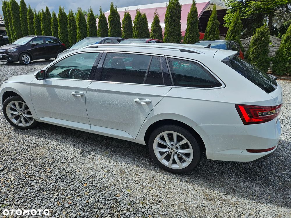 Skoda Superb 2.0 TDI DSG Premium Edition - 19