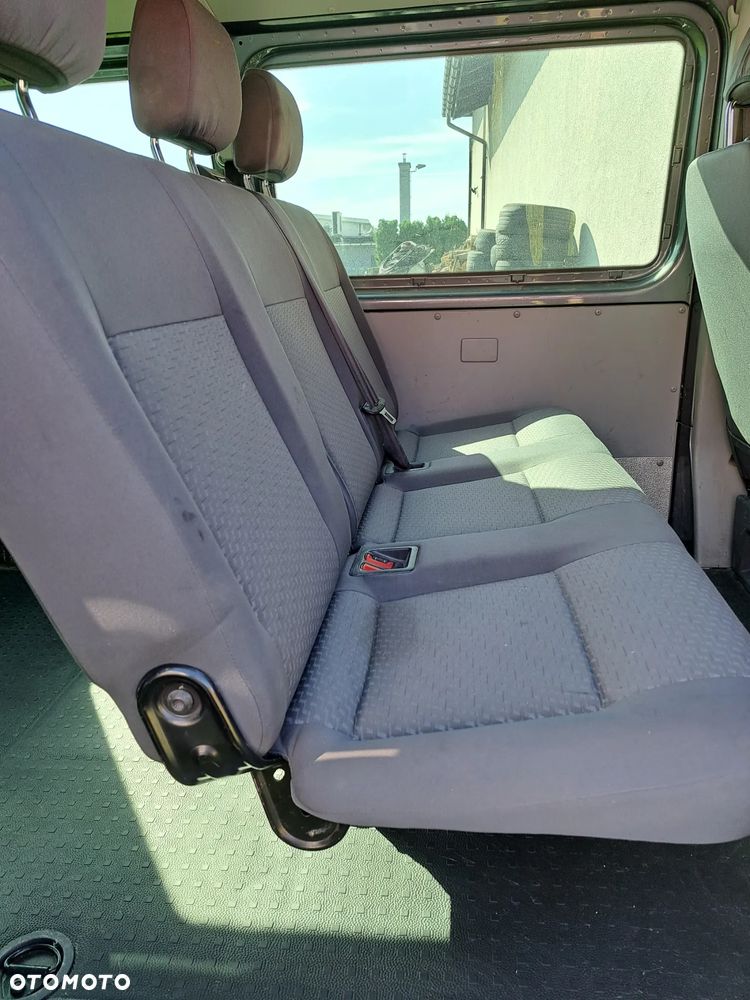 Volkswagen Transporter - 8
