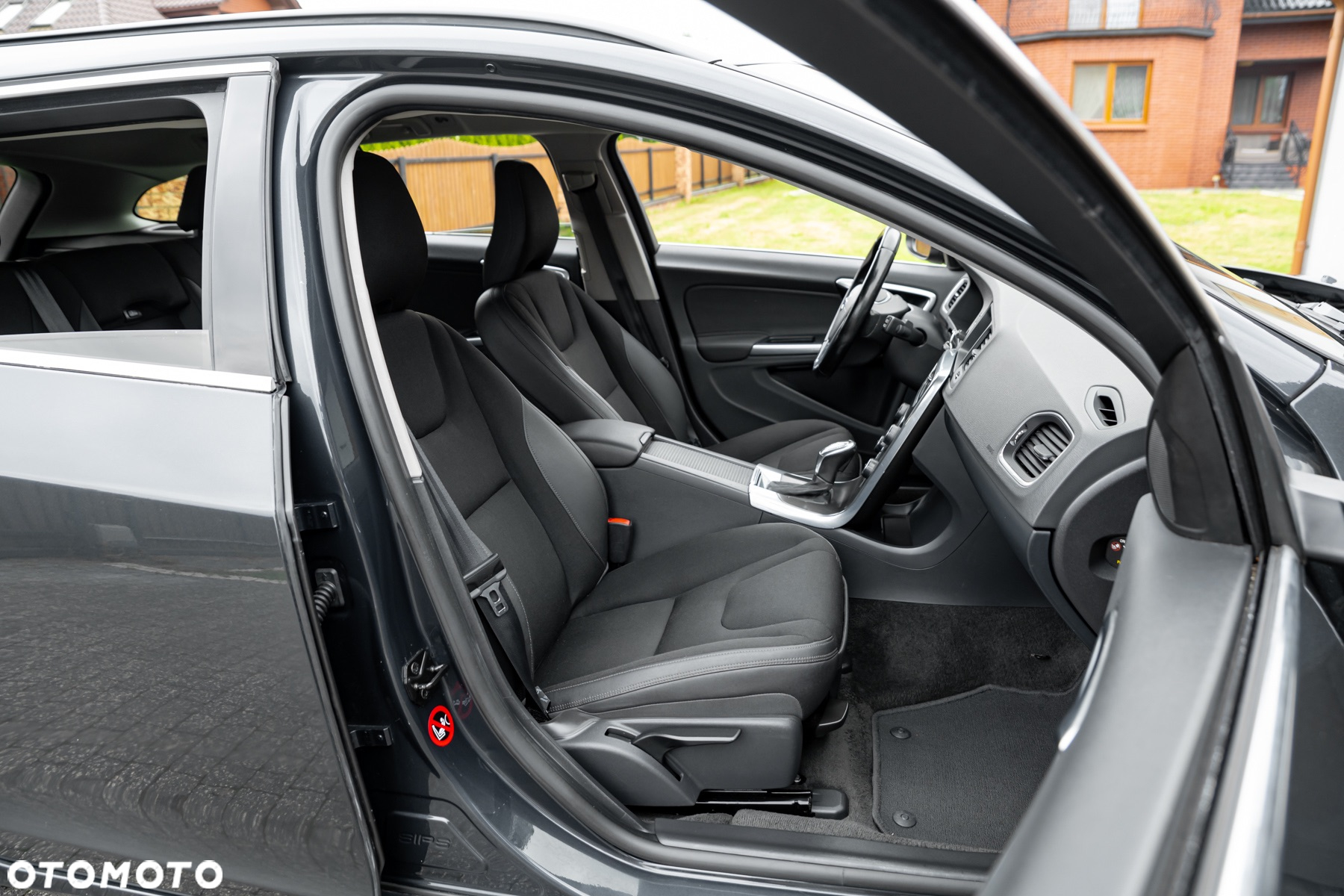 Volvo V60 D5 AWD - 25