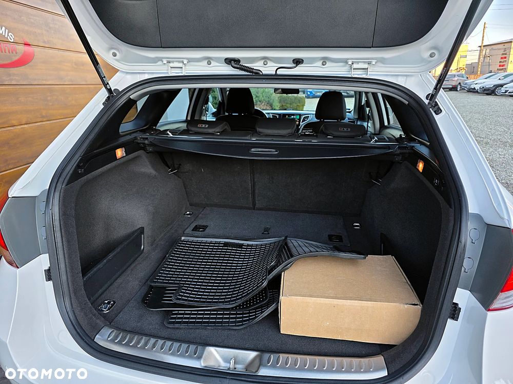 Hyundai i40 Kombi 1.7 CRDi Premium - 9