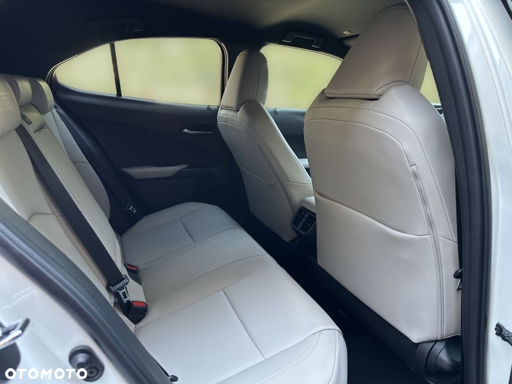 Lexus UX 250h GPF F Impression 2WD - 11