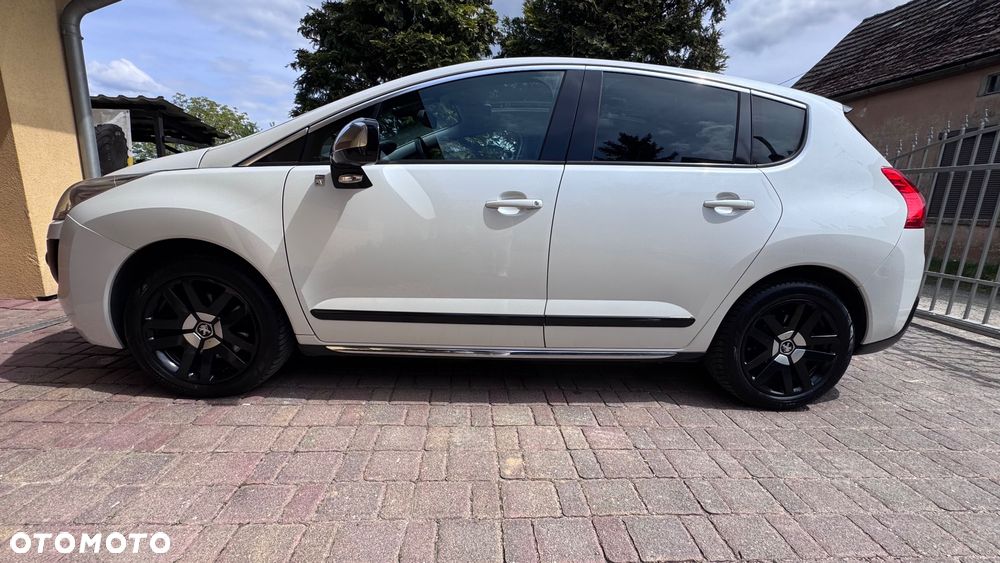 Peugeot 3008 Hybrid4 - 5