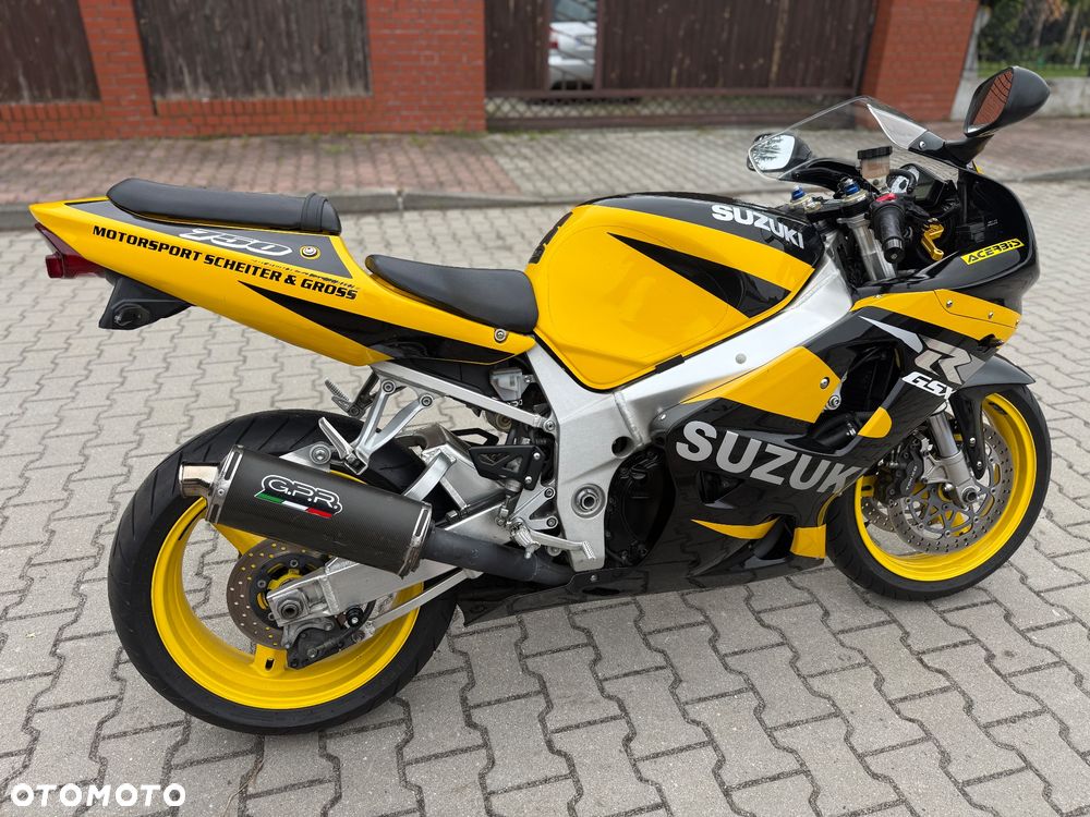 Suzuki GSX-R - 10