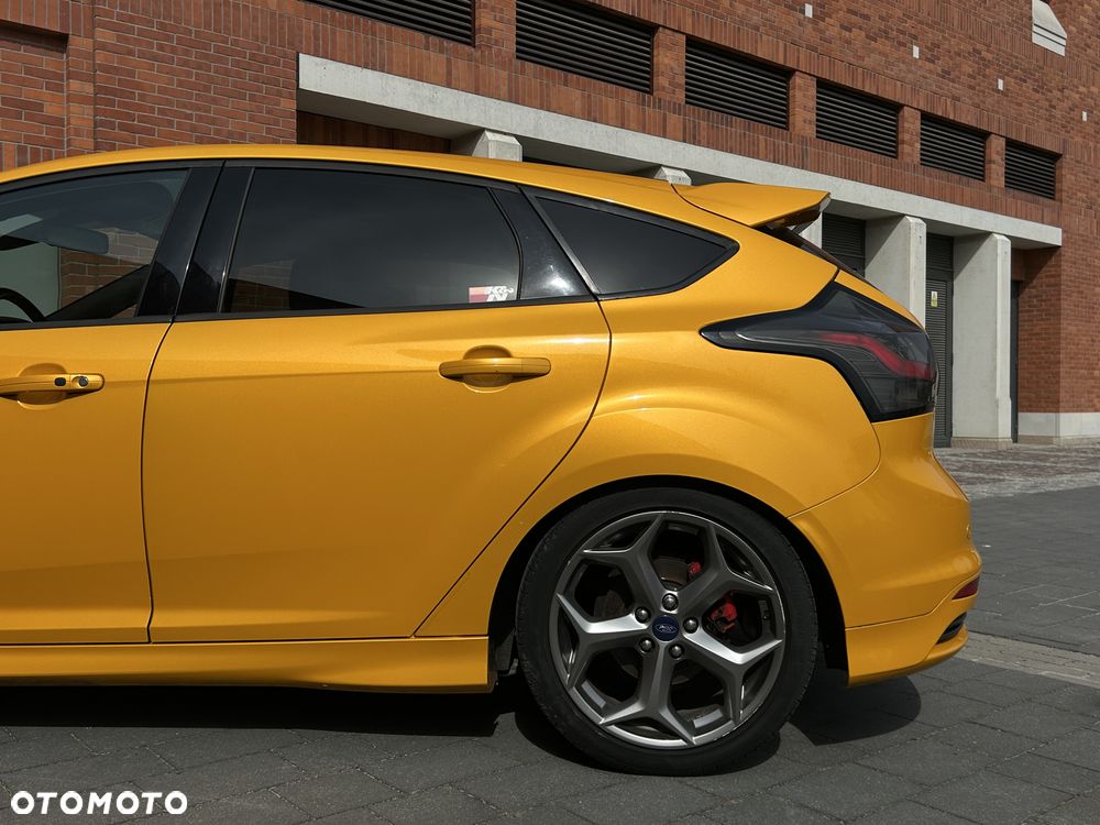 Ford Focus 2.0 EcoBoost ST mit Leder-Sport-Paket - 29