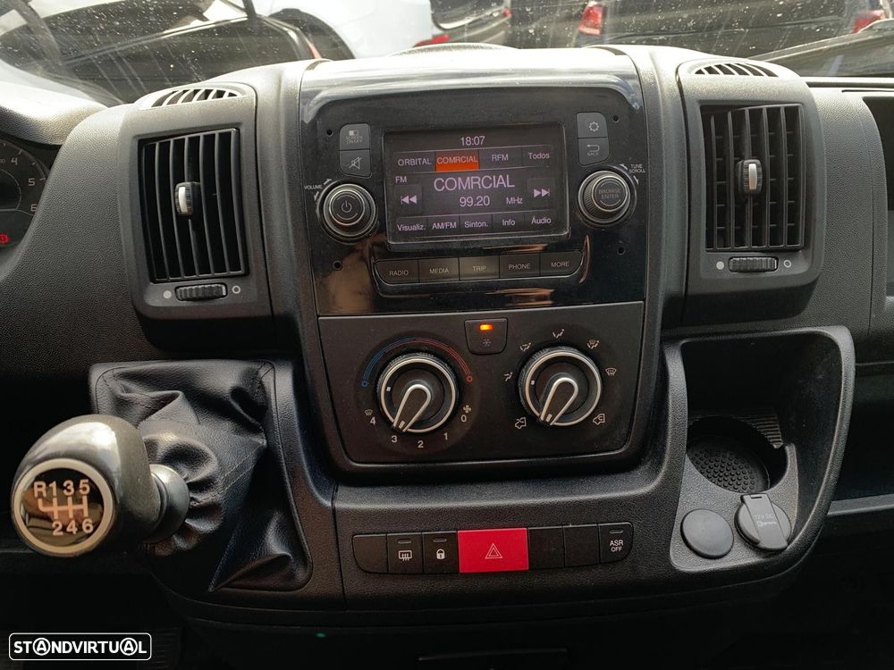 Peugeot Boxer 2.2 BlueHDi 330 L2H1 Premium - 24
