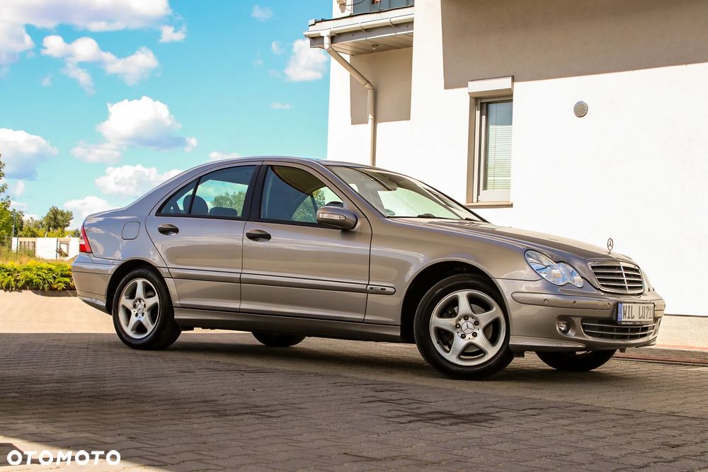 Mercedes-Benz Klasa C 180 Kompressor Automatik Classic - 13