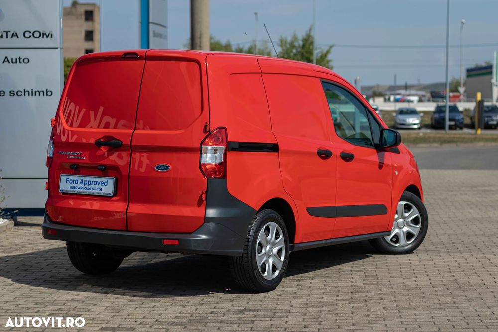 Ford Transit Courier Van - 12