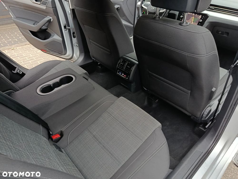 Volkswagen Passat 2.0 TDI SCR DSG - 8