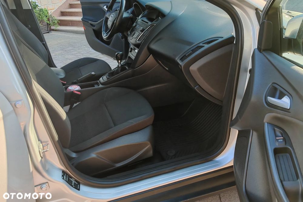 Ford Focus 1.0 EcoBoost Titanium - 10