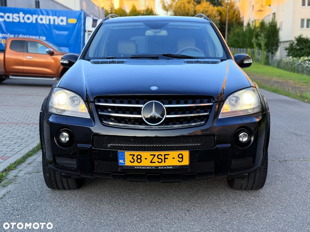Mercedes-Benz ML 63 AMG 4Matic 7G-TRONIC - 27