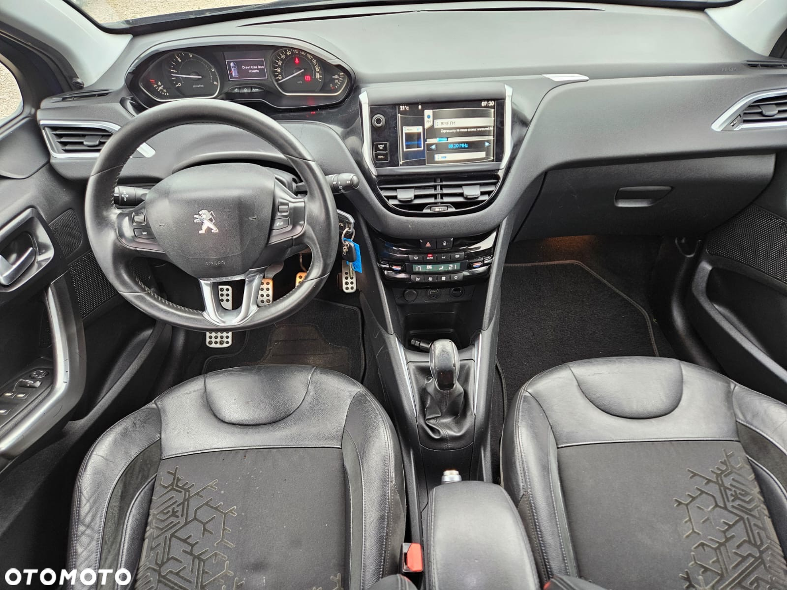 Peugeot 208 1.6 BlueHDi Allure S&S - 10