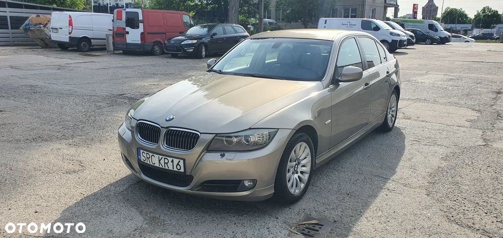 BMW Seria 3 325i Edition Exclusive - 33