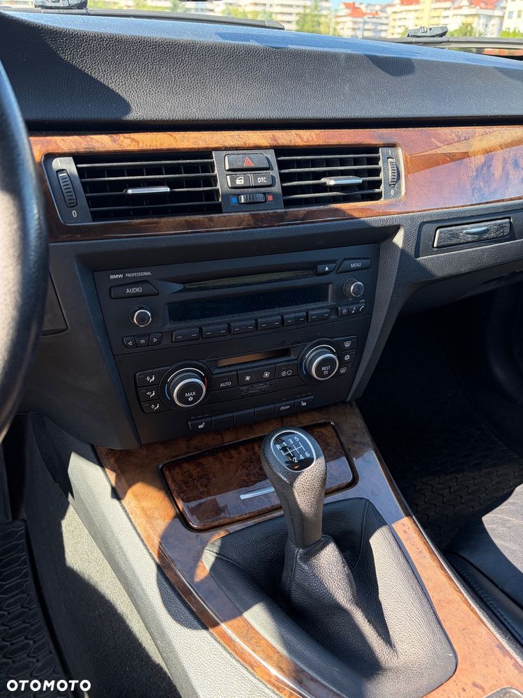 BMW Seria 3 318i - 9
