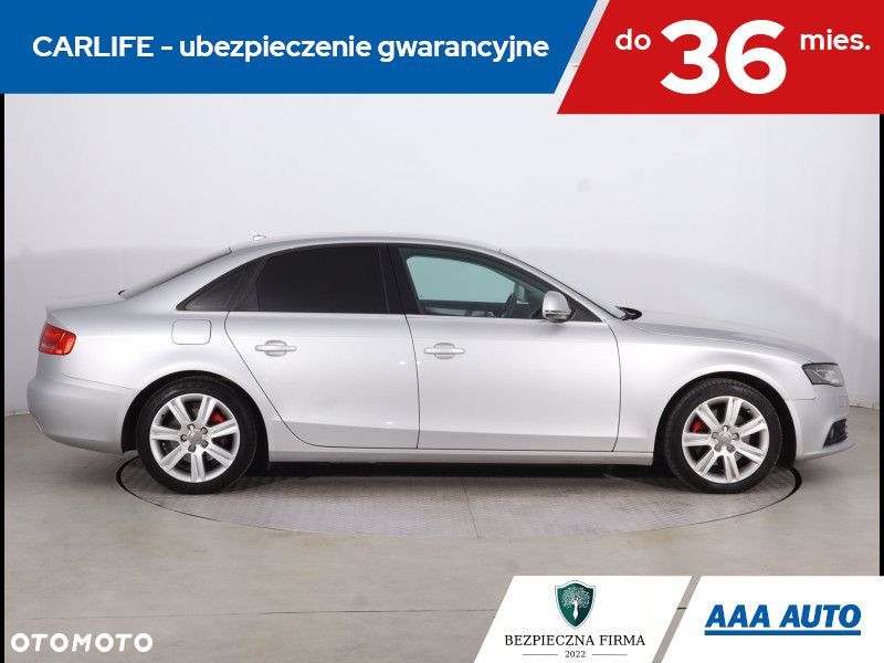 Audi A4 Limousine - 8