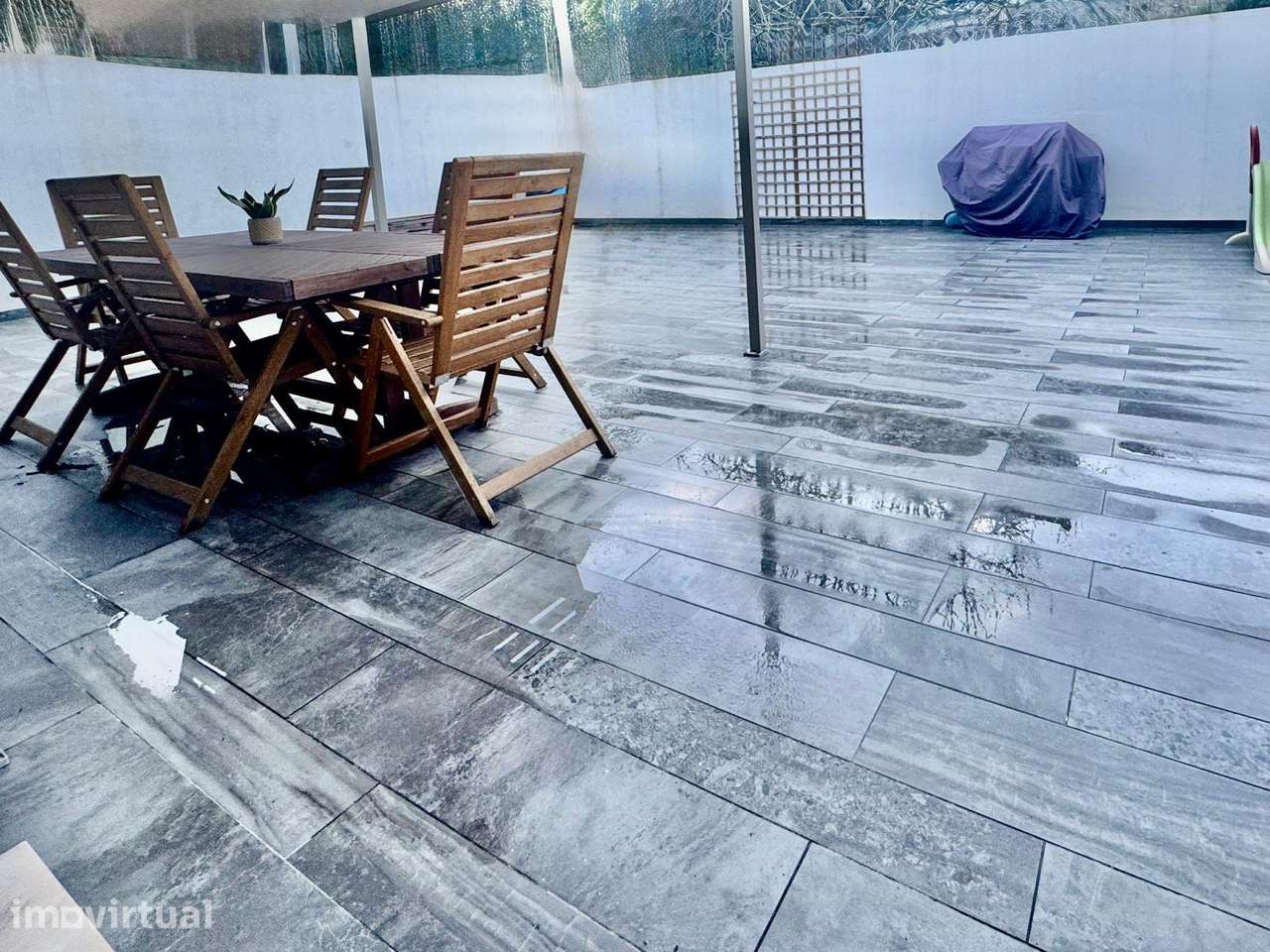 Apartamento T3 com Terraço, Garagem e Excelente Luminosidade - Grande imagem: 2/19
