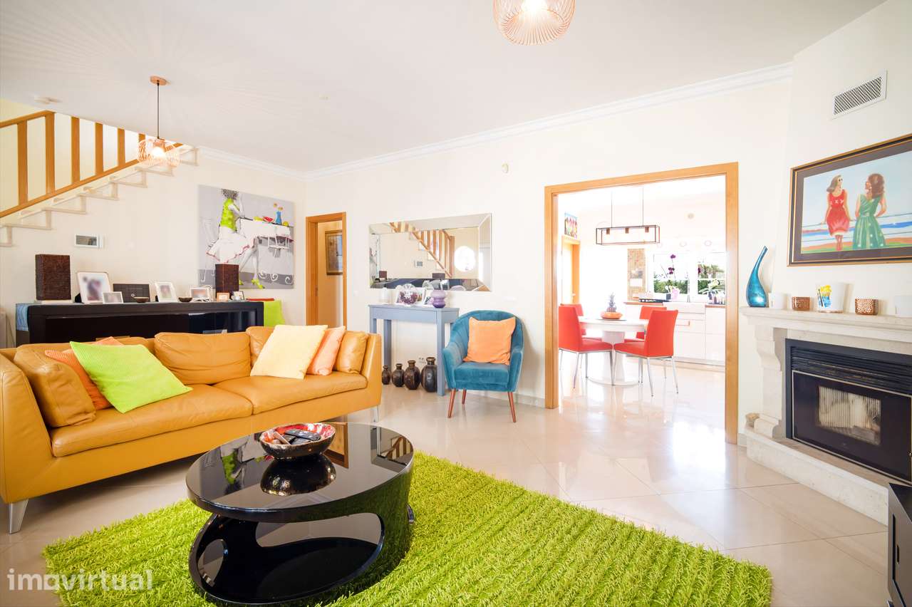 Moradia T4 Exclusiva com Piscina Privativa e Vista Serra - Grande imagem: 5/44