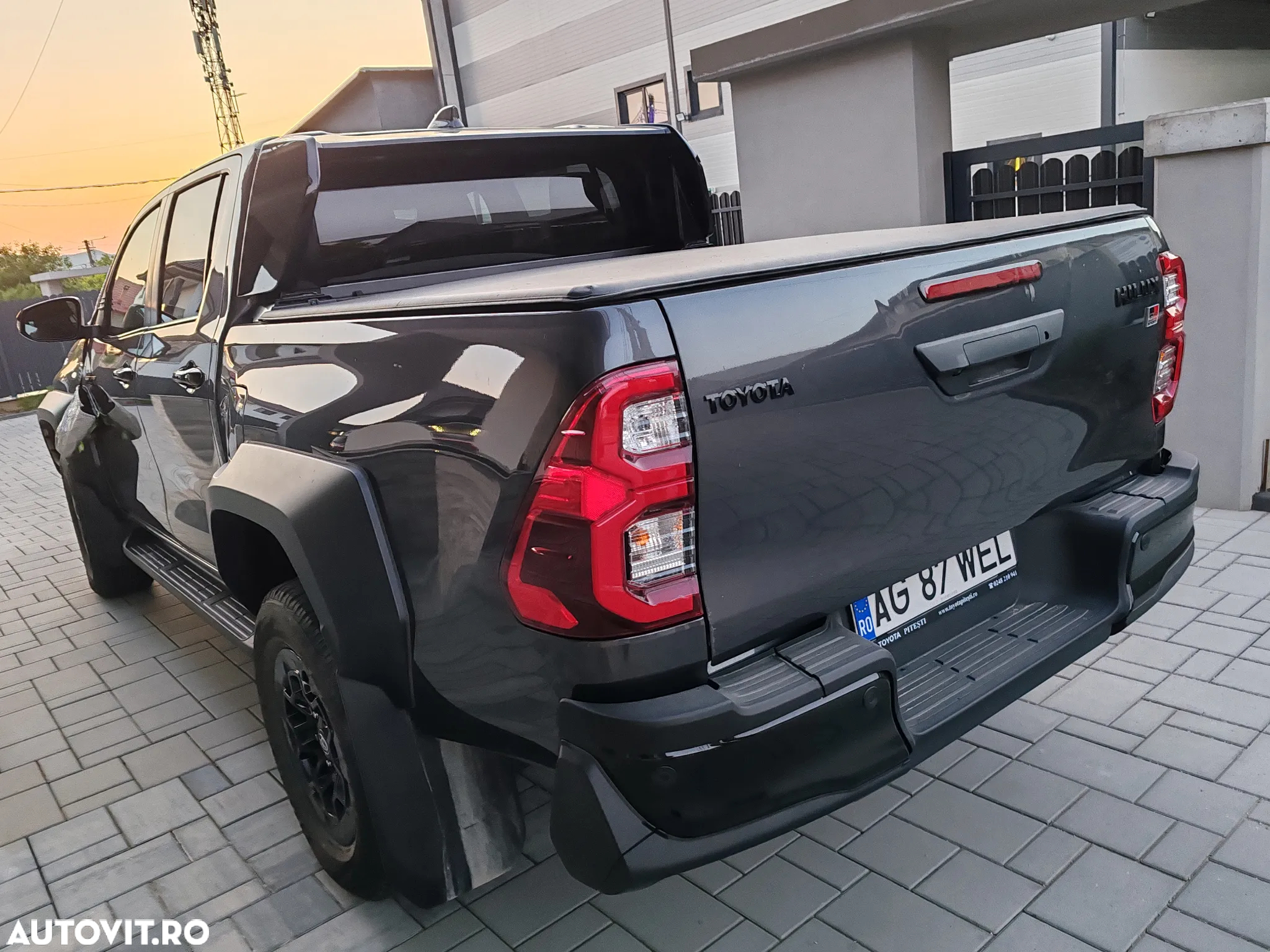 Toyota Hilux 2.8D 204CP 4x4 Double Cab AT GR Sport II - 9