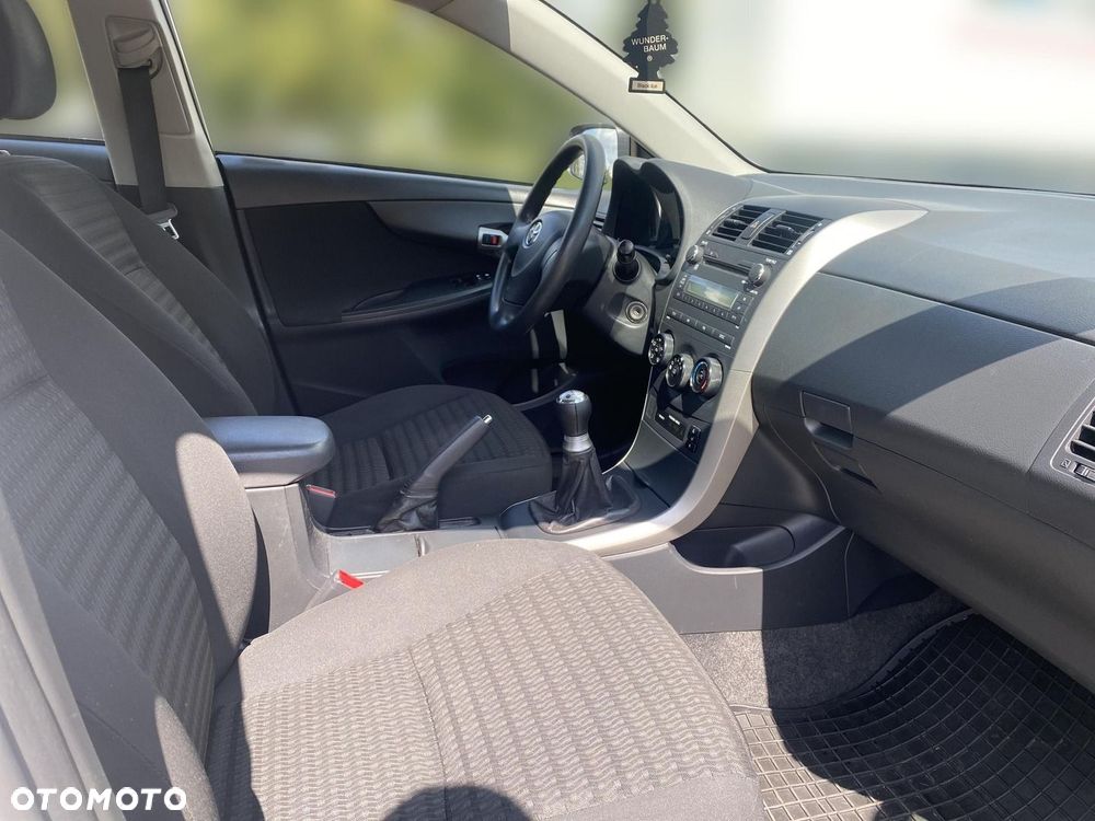 Toyota Corolla 1.6 VVT-i Terra - 13