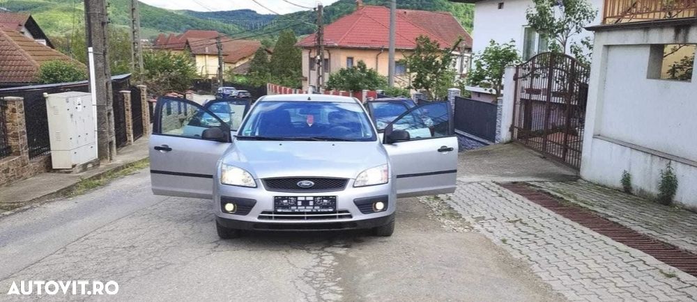 Ford Focus 1.6i 16V - 1
