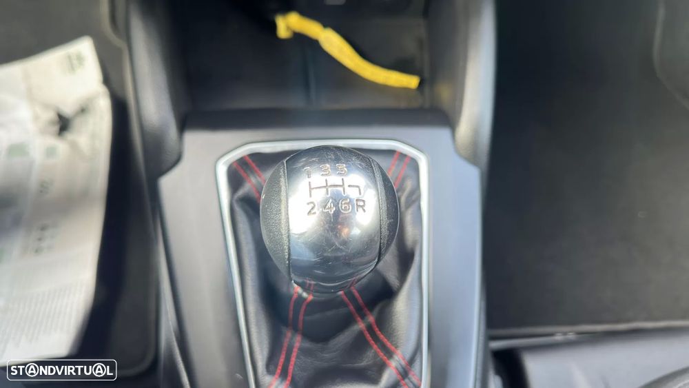 Ford Focus SW 1.0 EcoBoost MHEV ST-Line X - 22