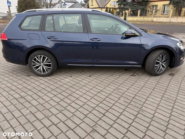 Volkswagen Golf - 6
